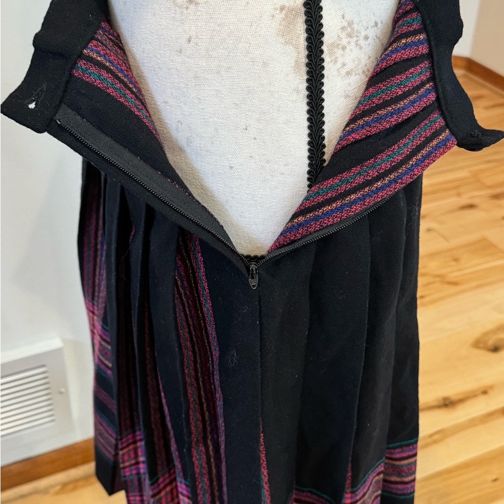Pendleton color pleated skirt- classic luxury, office siren - Picture 7 of 9